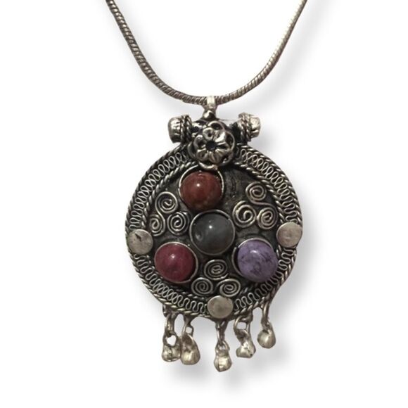 🤯5/$20🤯 Brand New Silver Multicolor Round Pendant Statement Necklace - Picture 2 of 3